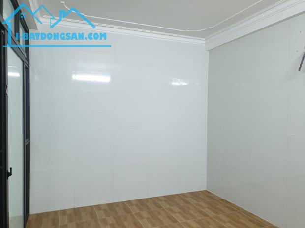 BÁN NHÀ 1.35 TỶ 3 TẦNG 30M2 NGÕ CỰC NGẮN ĐƯỜNG BẾN NGỰ - 3