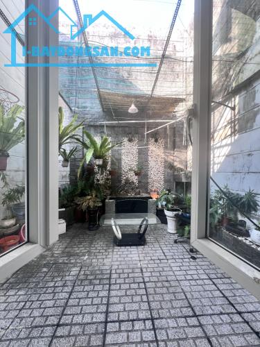 CẦN BÁN NHÀ CMT8 - QUẬN 10 - HẺM 6M -  DT:125M2 [ 4.4M ❌ 28M ] 3 TẦNG - NHỈNH 20 TỶ SÍU - 3