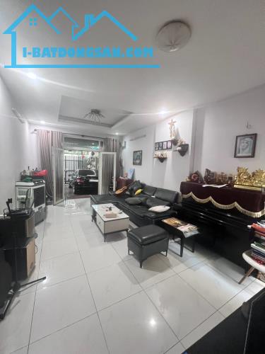 CẦN BÁN NHÀ CMT8 - QUẬN 10 - HẺM 6M -  DT:125M2 [ 4.4M ❌ 28M ] 3 TẦNG - NHỈNH 20 TỶ SÍU - 4
