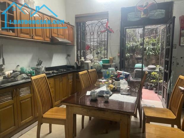 BÁN NHÀ RIÊNG ĐƯỜNG MINH KHAI HAI BÀ TRƯNG, NGÕ THÔNG Ô TÔ KINH DOANH. DT 130M2 GIÁ 28 TỶ