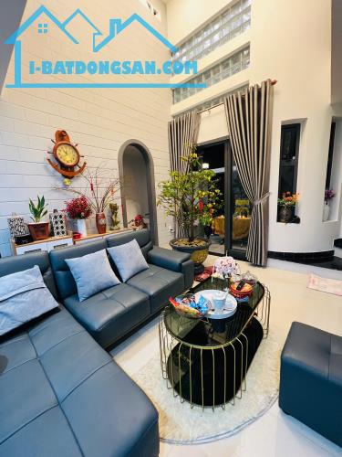 NHÀ MẶT TIỀN LÊ THỊ TÍNH - LÔ GÓC 2 MT - 52M2 - 3 TẦNG - MT:5,7M -  FULL NỘI THẤT - 5.3 T - 1