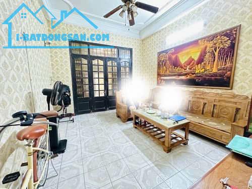 Bán nhà Kim Mã – Ba Đình – căn góc – Ngõ thông – DT184m  - 5 Tầng  - MT7m – 31.3 tỷ .