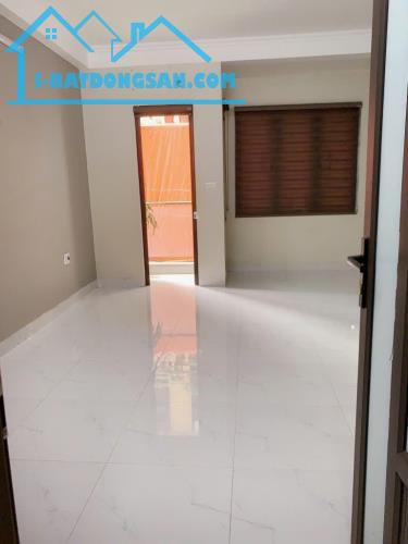 BÁN NHÀ MẶT NGÕ KIM GIANG, NGÕ THÔNG Ô TÔ QUA NHÀ, KINH DOANH ĐỈNH, SỔ VUÔNG VẮN - 2
