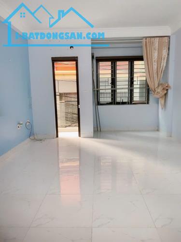 BÁN NHÀ MẶT NGÕ KIM GIANG, NGÕ THÔNG Ô TÔ QUA NHÀ, KINH DOANH ĐỈNH, SỔ VUÔNG VẮN