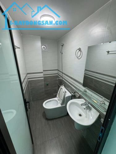 Cho thuê nhà Mặt Phố Tam Trinh, 5 tầng KD kết  hợp ở lại 14 Triệu/tháng - 5