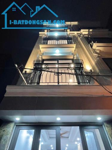 SIÊU PHẨM NHÀ ĐẸP THẠCH BÀN – 5 TẦNG – NỘI THẤT CAO CẤP – SỔ ĐỎ CHÍNH CHỦ