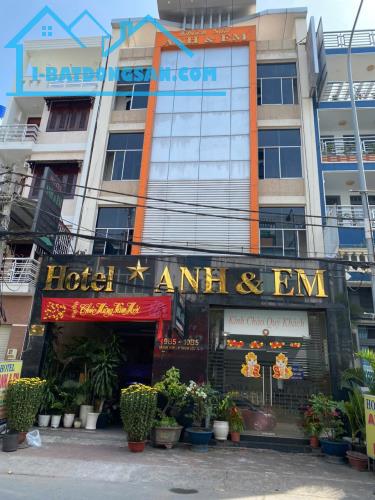 BÁN KHÁCH SẠN 7 TẦNG MẶT TIỀN HÀ HUY GIÁP – THẠNH LỘC, Q.12