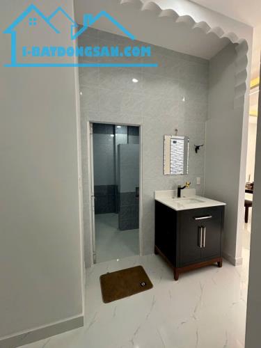 BÁN NHÀ CHIẾN LƯỢC GIÁP Q.6 - NGANG 5M - NỞ HẬU TÀI LỘC - 77M2 CHỈ NHỈNH 4 TỶ - 5