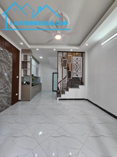 HOT! Nhà mới, Giá rẻ, ô tô VF3 thông phố Phúc Lợi, lô góc, 30m x5T, MT 4.5m, nhỉnh 5tỷ - 2