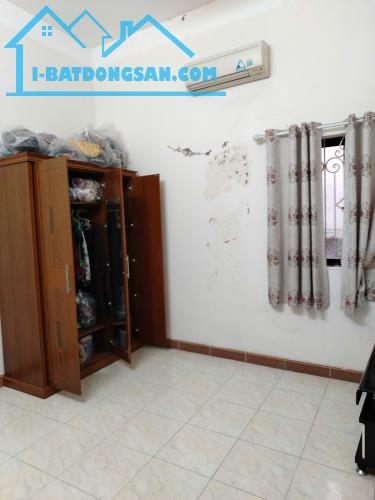 Cho thuê nhà nguyên căn Phố Đại Cổ Việt, 3 tầng x 60m2, 3 ngủ chỉ 8 Triệu vào ngay - 2