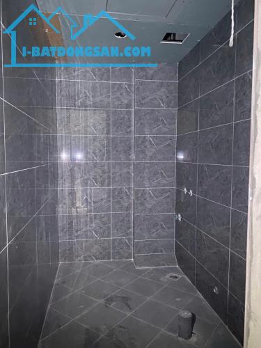 Nhà mới kính coong 6 tầng ,thang máy ,ô tô đỗ cửa ngõ148 ngọc hồi . - 3