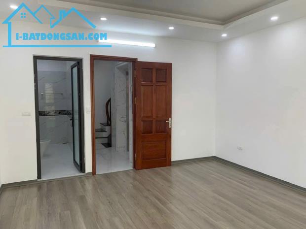 NGUYỄN TRÃI, GẦN NGÃ TƯ SỞ, 33M2, 6 TẦNG, THANG MÁY, GIÁ 8.5 TỶ - 1