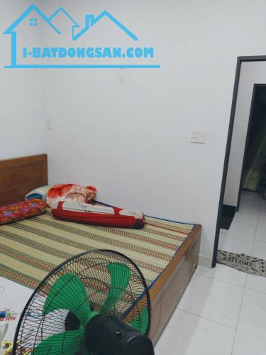 Siêu phẩm 3 tầng chỉ 4 tỷ xíu ngay Lê Đình Cẩn Bình Tân 36m2 .