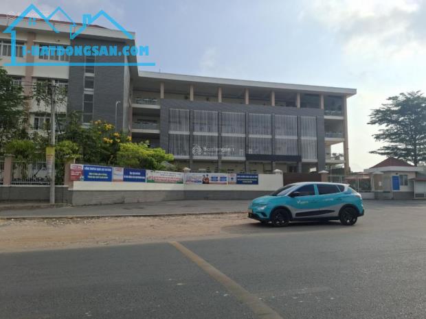 Lô đất 260m2, ngang 7.5m  Lã Xuân Oai, TNP A, đường 8m, GPXD 5 tầng, 16 tỷ - 1