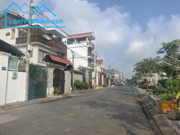 Lô đất 260m2, ngang 7.5m  Lã Xuân Oai, TNP A, đường 8m, GPXD 5 tầng, 16 tỷ - 2