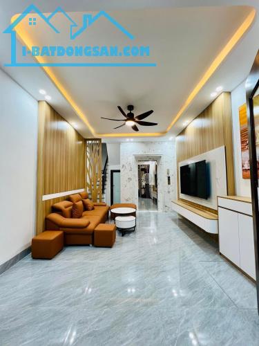 NHÀ ĐẸP PHỐ TRẦN KHÁT CHÂN - LÔ GÓC - THANG MÁY - LÕI HAI BÀ TRƯNG   35m-5 tầng -8,6 tỷ - 1