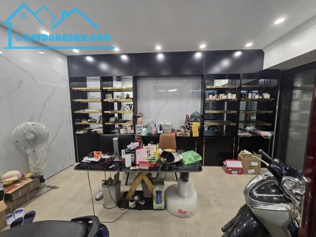 NHÀ ĐẸP LÔ GÓC, THANG MÁY,  2 MẶT NGÕ, ÔTÔ TRÁNH, NỘI THẤT CHÂU ÂU, CHỦ TẶNG LẠI HẾT. - 1