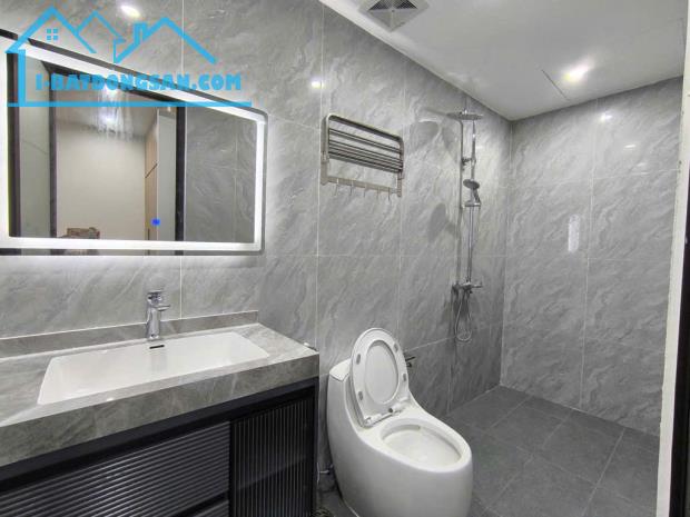 NHÀ MỚI DÂN XÂY KHU PHÂN LÔ CAO CẤP GIA THỤY 38M, 7T, MT4M, THANG MÁY, GARA, FULL NỘI THẤT - 1