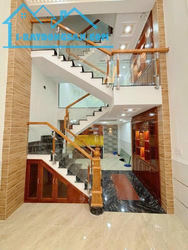 Bình Tân giáp Tân Phú, nhà xây kiên cố, 5 tầng, 4 x 15 giá 6 tỷ 700, hẻm xe hơi - 1