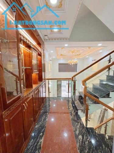 Bình Tân giáp Tân Phú, nhà xây kiên cố, 5 tầng, 4 x 15 giá 6 tỷ 700, hẻm xe hơi - 2