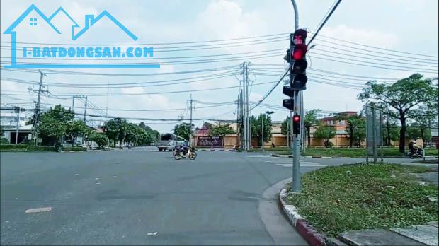 Bán lô đất 5010m2 KCN Vĩnh Lộc- Bình Hưng Hòa A - Bình Tân giá chỉ 30 tỷ