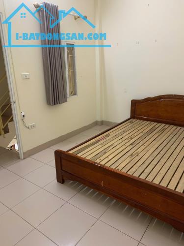 Cho thuê nhà ngõ 250 Tân Mai 3 tầng x 30m2, 3 ngủ, 2 vệ sinh, ở GĐ, nhóm, KD online, 8.5tr - 2