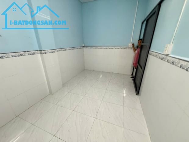 Hàng Thơm nhà liên khu 5-6 ngay chợ 94m2 hẻm xe tải ,2Tầng 4 Tỷ 2 - 2