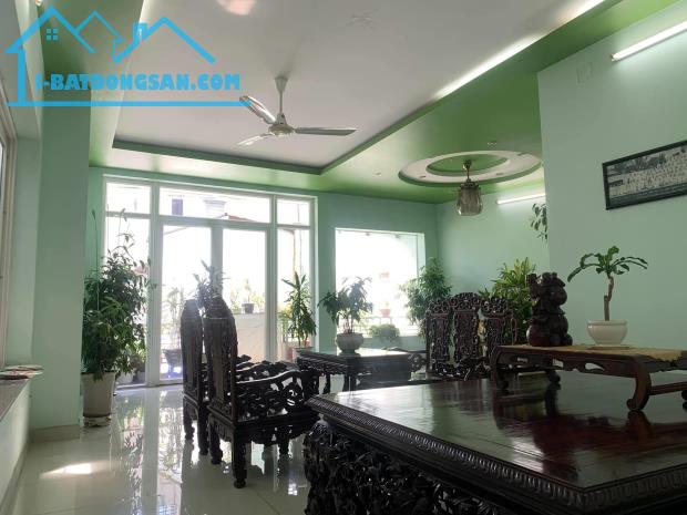 Cần bán nhà mới 4 tầng, ngay CV Lê Thị Riêng