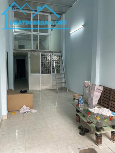 cho thuê nhà Hoàng Mai, Trương Định chỉ 5 Triệu, 50m2 x 1.5 tầng, 2 ngủ ở gđ, nhóm sv
