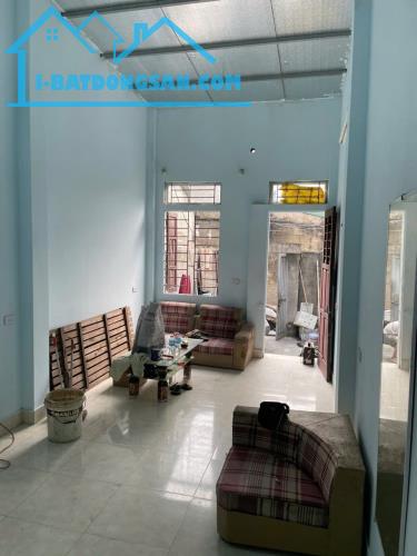 cho thuê nhà Hoàng Mai, Trương Định chỉ 5 Triệu, 50m2 x 1.5 tầng, 2 ngủ ở gđ, nhóm sv - 1