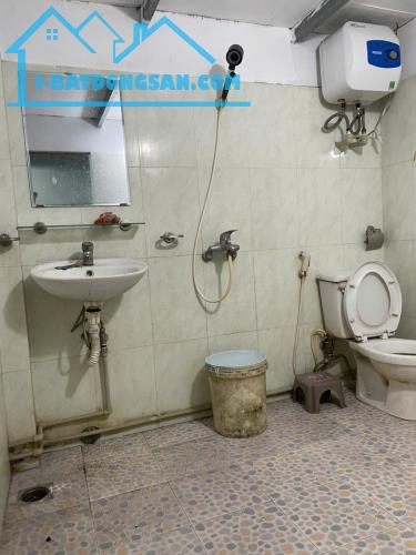 cho thuê nhà Hoàng Mai, Trương Định chỉ 5 Triệu, 50m2 x 1.5 tầng, 2 ngủ ở gđ, nhóm sv - 4