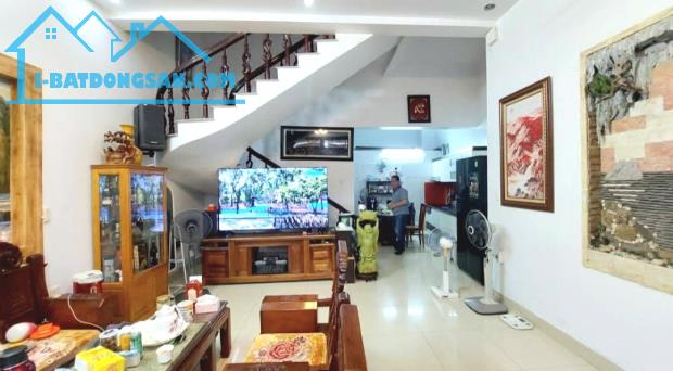 Bán nhà An Lạc, Sở Dầu, Hồng Bàng, Hải Phòng. 2,5 tầng, 82m2, 5 tỷ. N4,5m nở hậu, d2