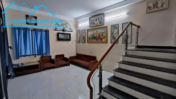 # Nhà Kiệt Hoàng Thúc Trâm, gần Ô tô đậu, 77m2, 2 tầng đúc, 3..x tỷ - 4