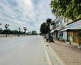 MẶT PHỐ - VỈA HÈ ĐÁ BÓNG - KINH DOANH SẦM UẤT