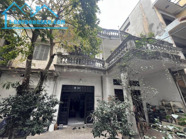 Cần bán lô đất Dương Văn Bé, HBT, 30m ra phố 153m2 sổ giá 22.2 tỷ có TL