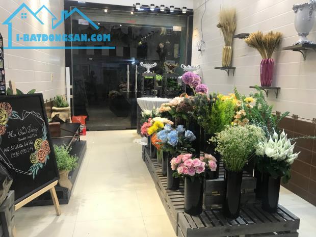 SANG NHƯỢNG TIỆM HOA tại 52 LÊ CHÂN, HẢI PHÒNG - 1