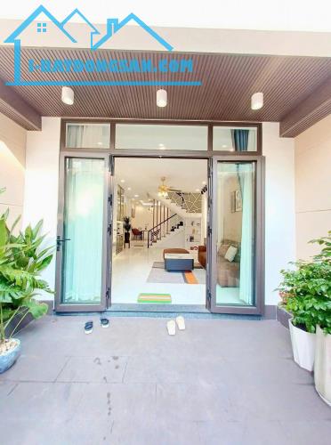--Bán nhà hẻm Duy Tân, phường 8, quận Tân Bình; 69m2; chợ TB - 8 tỷ