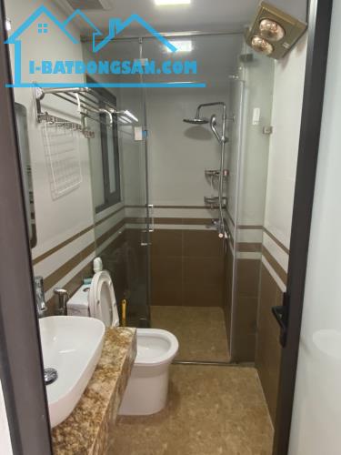 Cho thuê Căn Apartment tại Ngõ 193 Trích Sài, Tây Hồ. Ban công View mặt hồ Tây. Chỉ 6tr