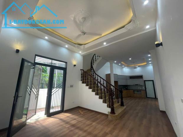 Ch.ính chủ cần bán nhà khu Bùi Xương Trạch. DT : 65m x 4 tầng / SĐCC - 2