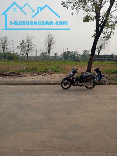 68,8m khoang bèo xuân mai cách quốc lộ 6 150 đường 7m 2 vỉa hè cực đẹp giá 3,5ty