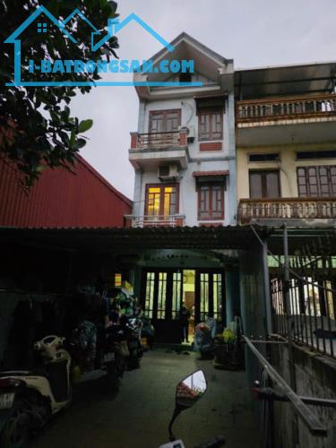 Nhà 3 tầng view sông Đuống nhìn ra đường đê Phù Đổng