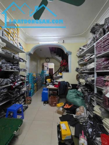 Nhà 3 tầng view sông Đuống nhìn ra đường đê Phù Đổng - 1