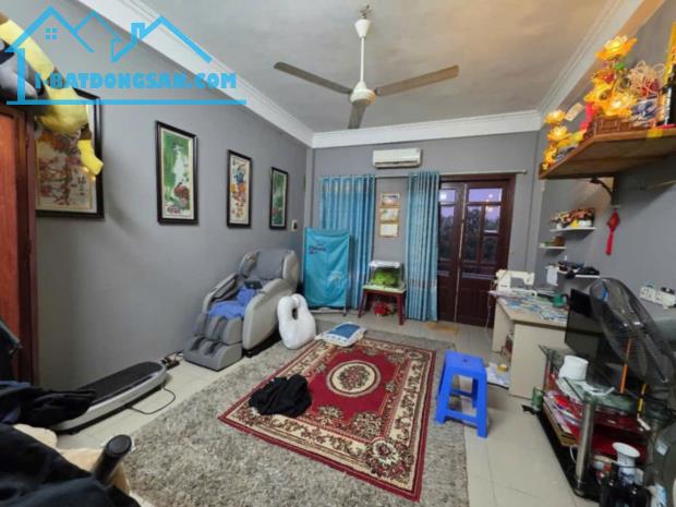 Nhà 3 tầng view sông Đuống nhìn ra đường đê Phù Đổng - 2