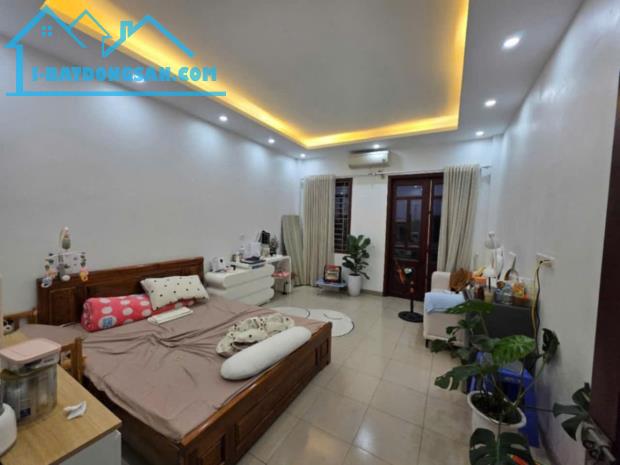 Nhà 3 tầng view sông Đuống nhìn ra đường đê Phù Đổng - 3