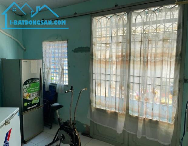 Bán nhà An Dương Vương 2 tầng 42m2 ngang hơn 6m xe hơi đỗ cửa chỉ hơn 3 tỷ xíu