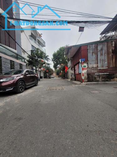 Bán đất tặng nhà 2 tầng - phố Thanh Am - Long Biên - Thông số đẹp -  2 Mặt tiền - 3