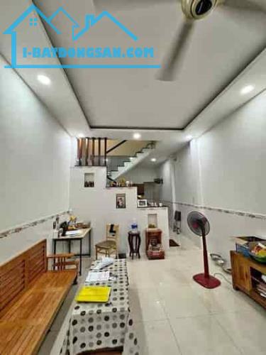 6.5 TỶ HƠN - NHÀ QUẬN 10 KẾ HỌC VIỆN HÀNH CHÍNH - 1 CĂN RA HXH - 35M2 4 TẦNG 3PN -VUÔNG A4