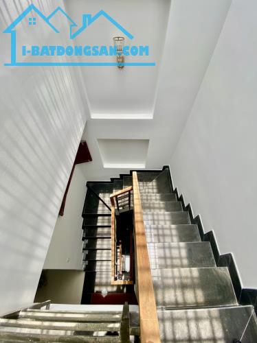 6.5 TỶ HƠN - NHÀ QUẬN 10 KẾ HỌC VIỆN HÀNH CHÍNH - 1 CĂN RA HXH - 35M2 4 TẦNG 3PN -VUÔNG A4 - 1