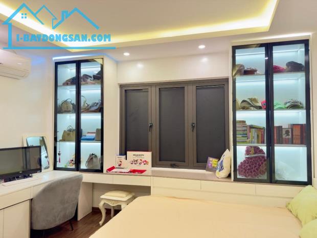 Nhà Đep Ngay Vincom Royal Thanh Xuân Hà Nội 28m2 - 5 Tầng - Chính Chủ Bán Uy Tín