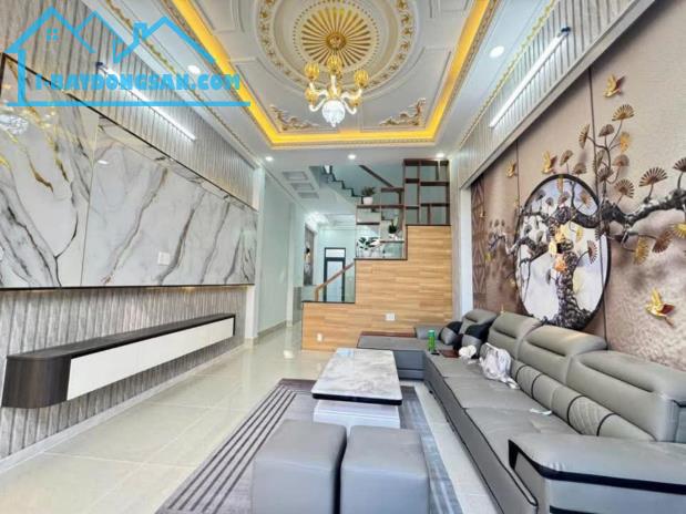 Bán nhà Trường Thạnh - Q9 , nhà 3 tầng 61m2, full nội thất , Giá 5.x tỷ - 2